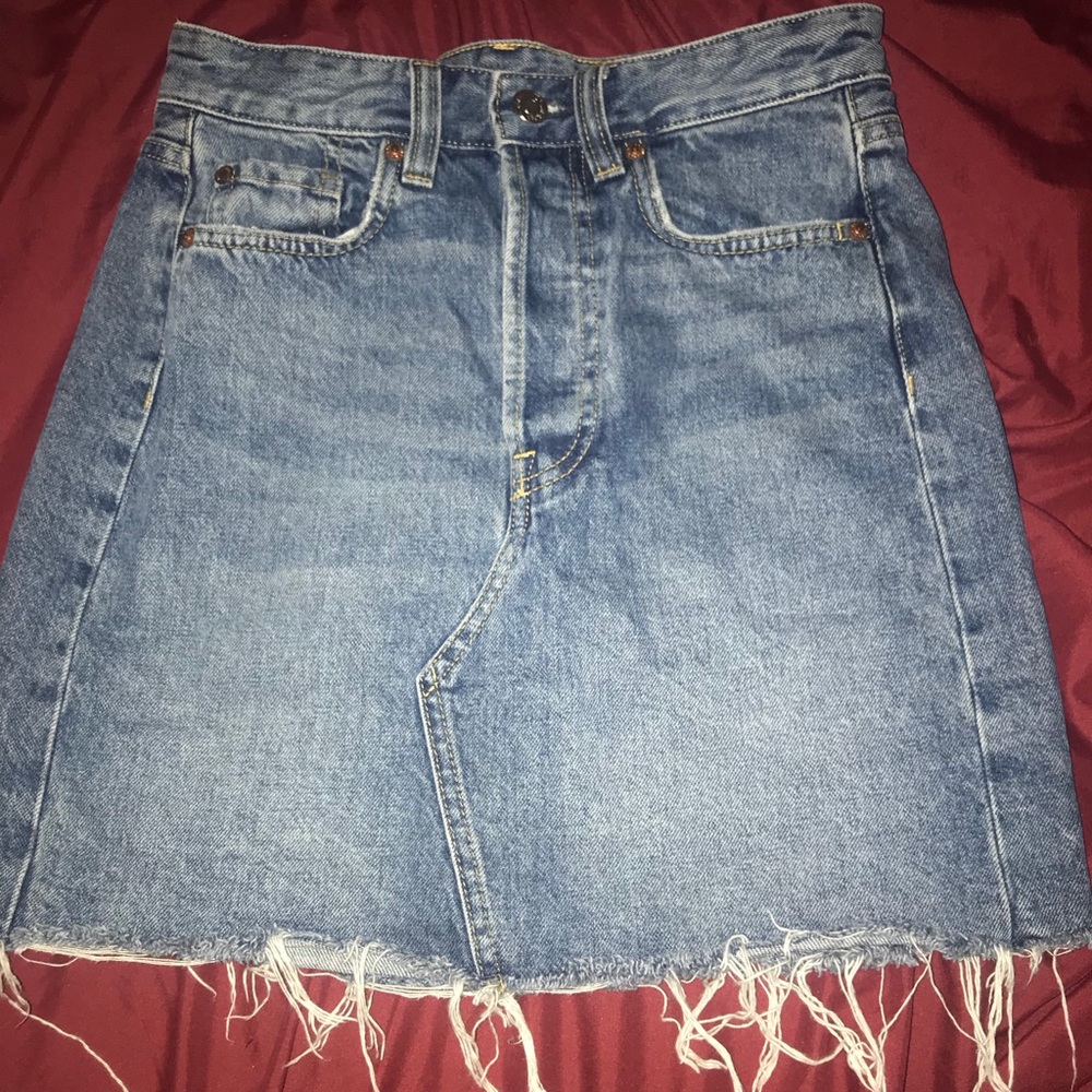 Zara distressed denim 💕